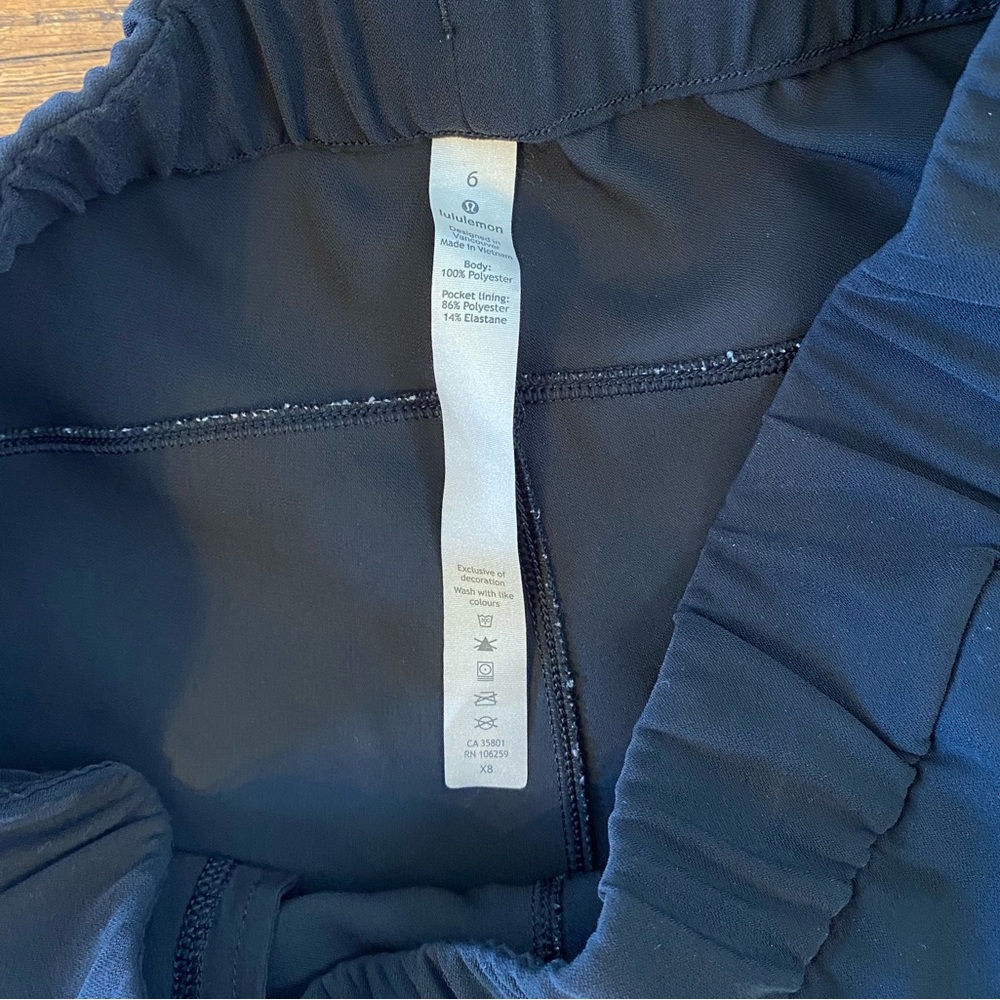Lululemon On The Fly 2.5” Shorts - Picture 3 of 6